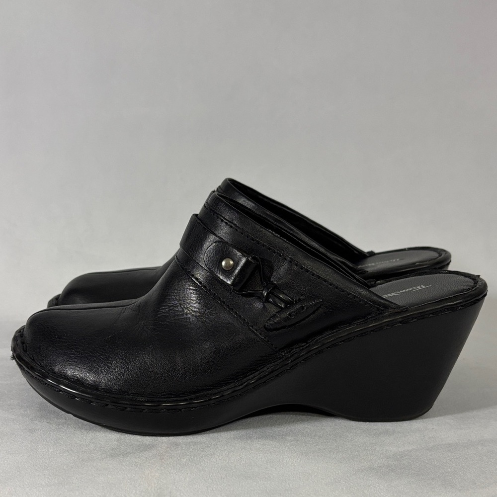 Thom McAn Black Leather Slip On 6.5M **